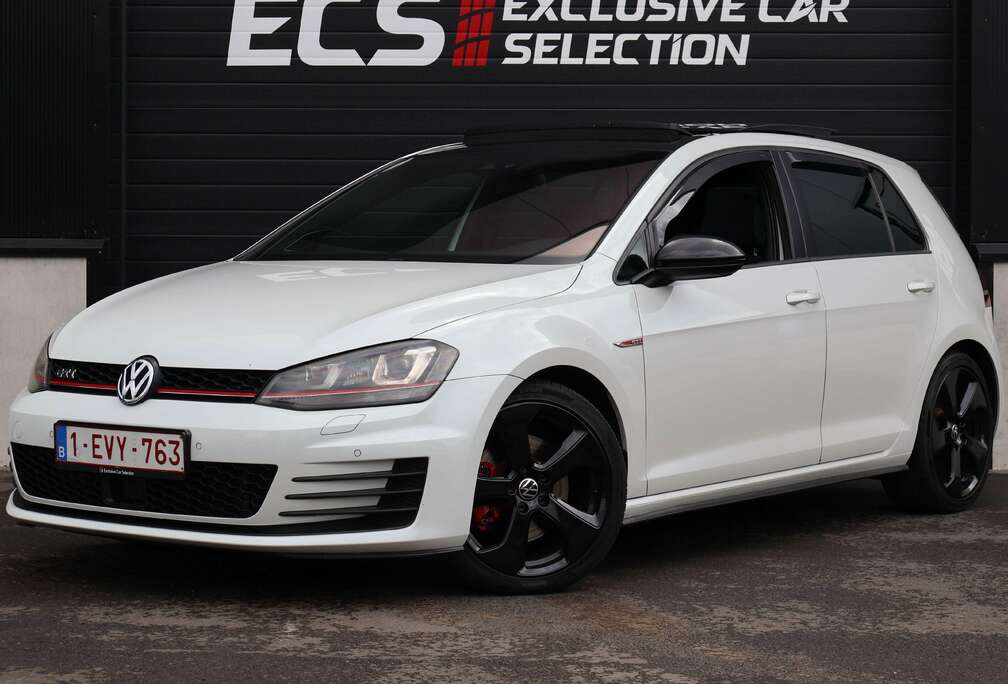 Volkswagen Golf 2.0 TSI DSG