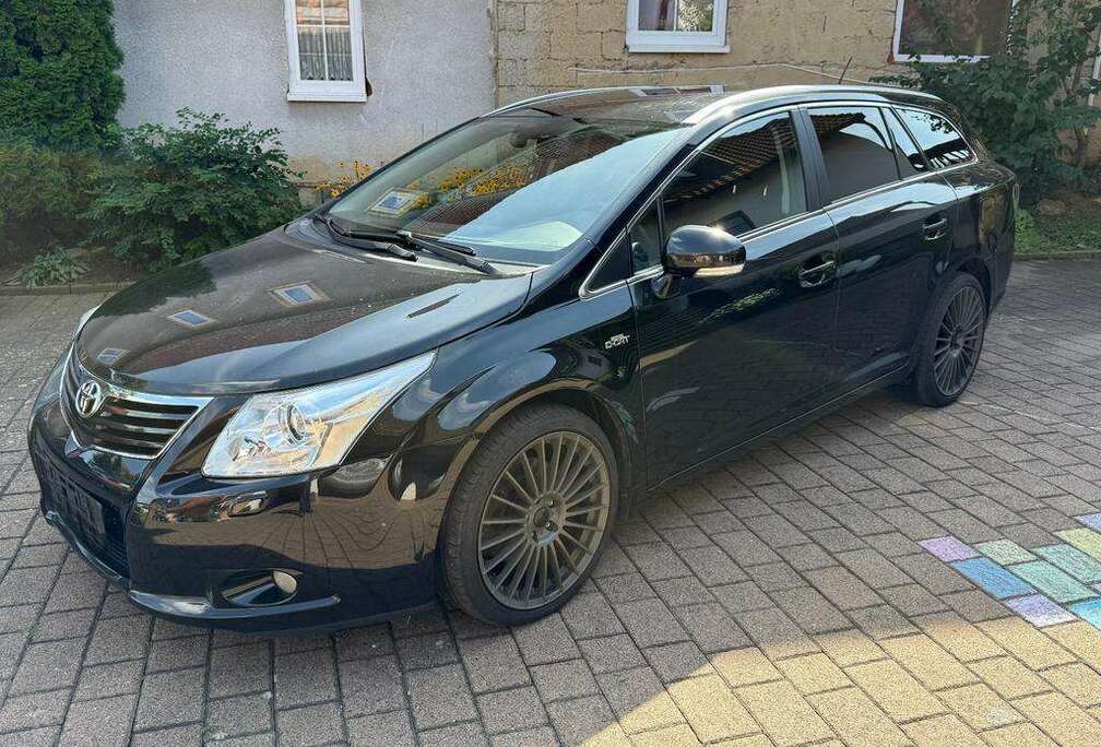 Toyota Avensis 2.2 D-4D D-CAT Premium DPF