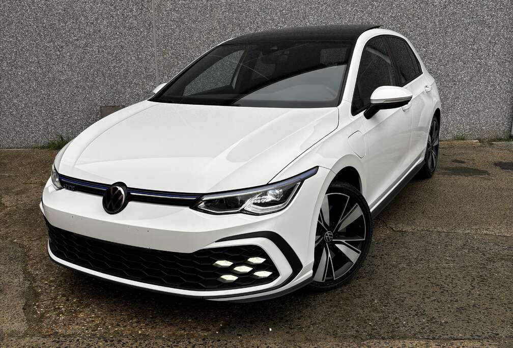Volkswagen GOLF 8 GTE / hybrid/ Pano/ IQ light/ Camera