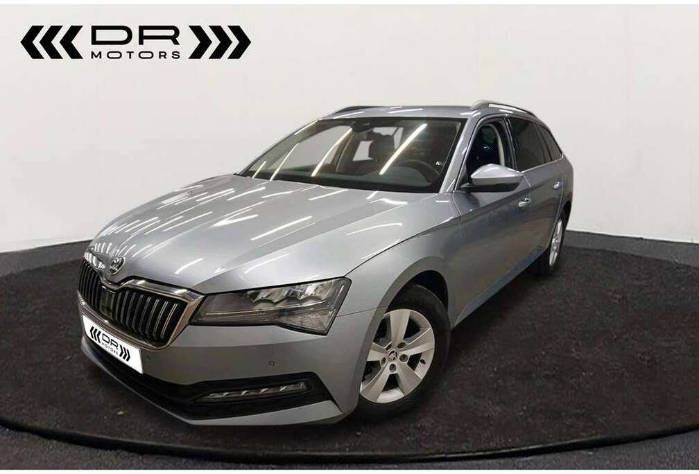 Skoda COMBI 1.6CRTDI DSG7 AMBITION  - NAVI - APPLE CARPL