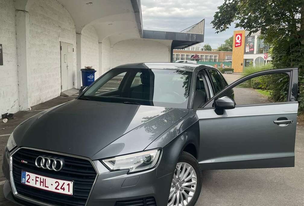 Audi Sportback 1.6 TDi S tronic