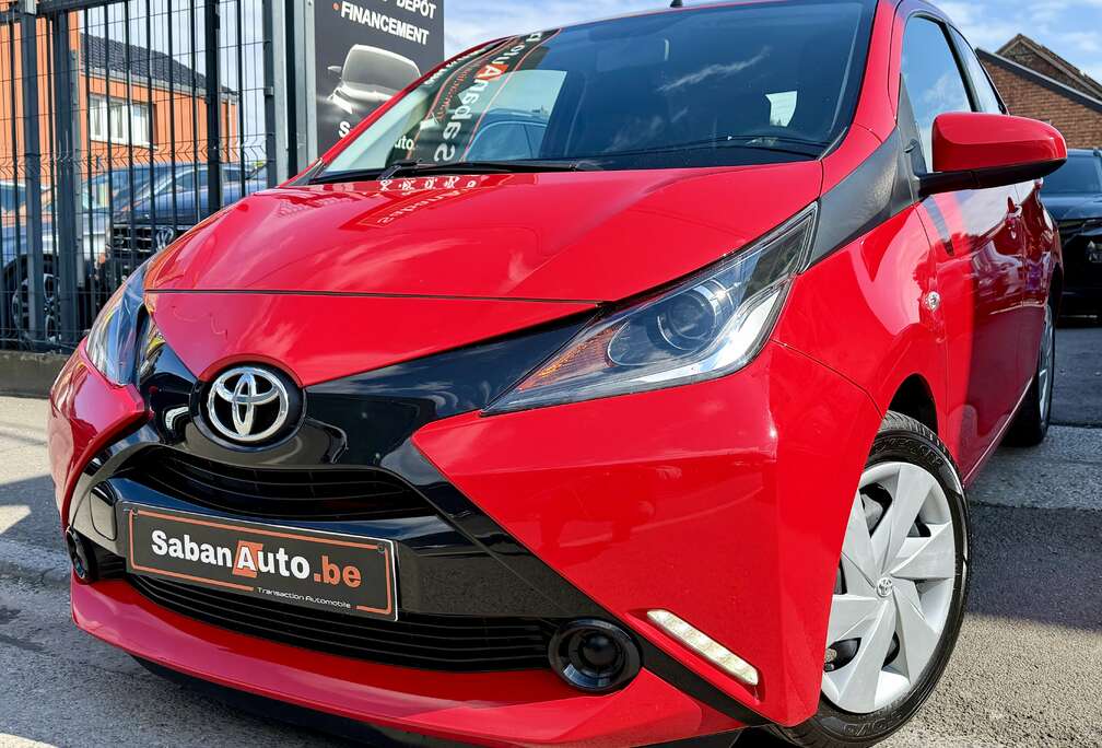 Toyota Aygo 1.0i VVT-i  AUTOMATIQUE  CARPLAY  AIRCO