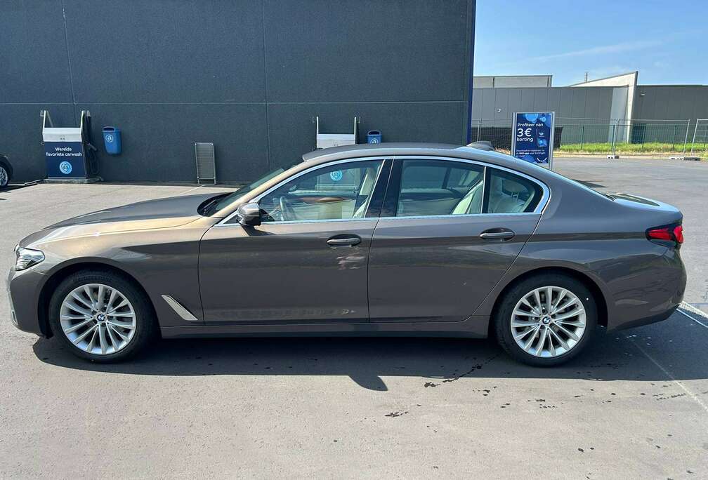BMW Prachtige BMW 520iA MHEV Luxury Line