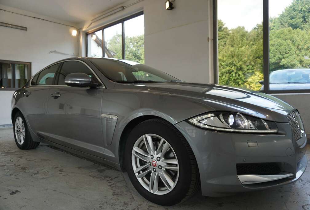 Jaguar XF 2.2 D