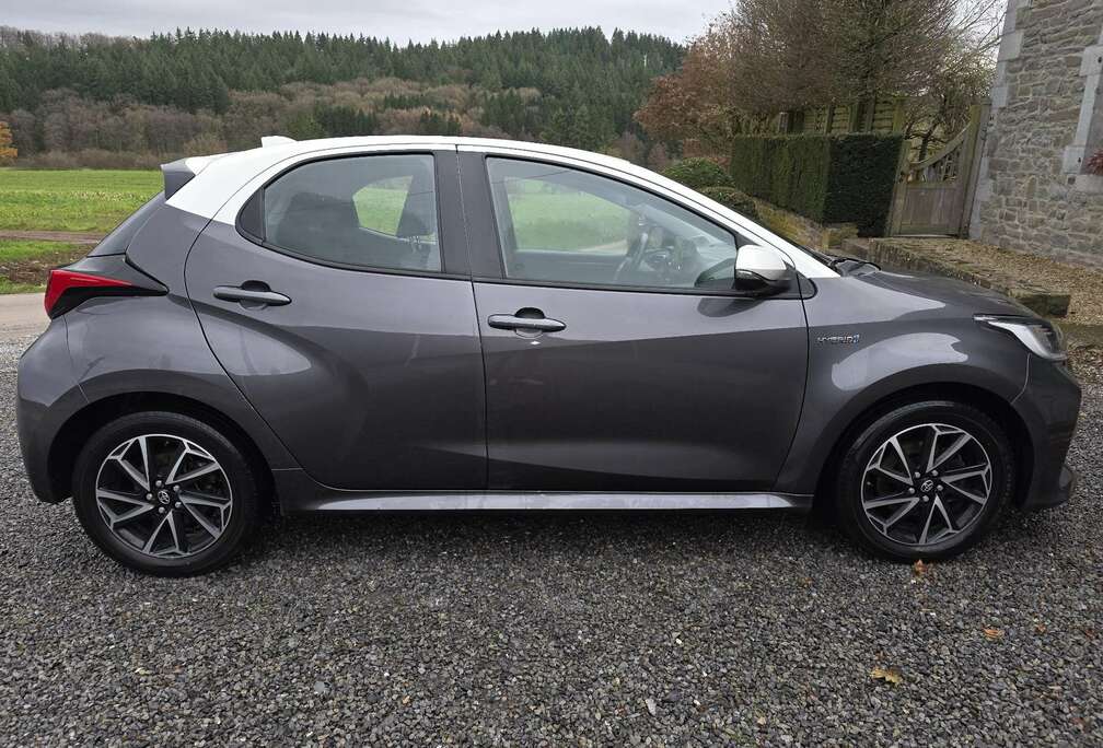 Toyota 1.5 Hybrid Iconic