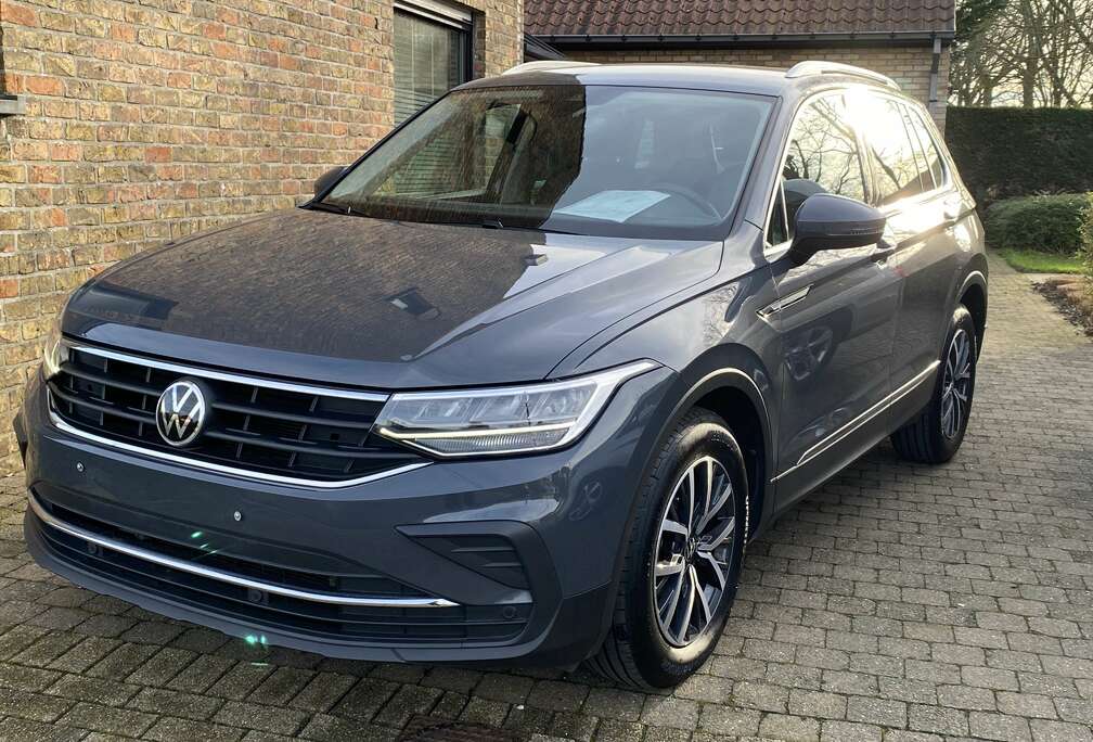 Volkswagen Tiguan 1.5 TSI Life led,trekhaak,navi