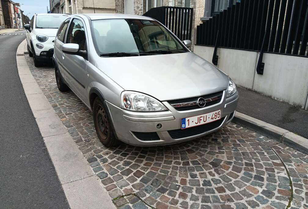 Opel Corsa 1.2i XE 16v Cosmo