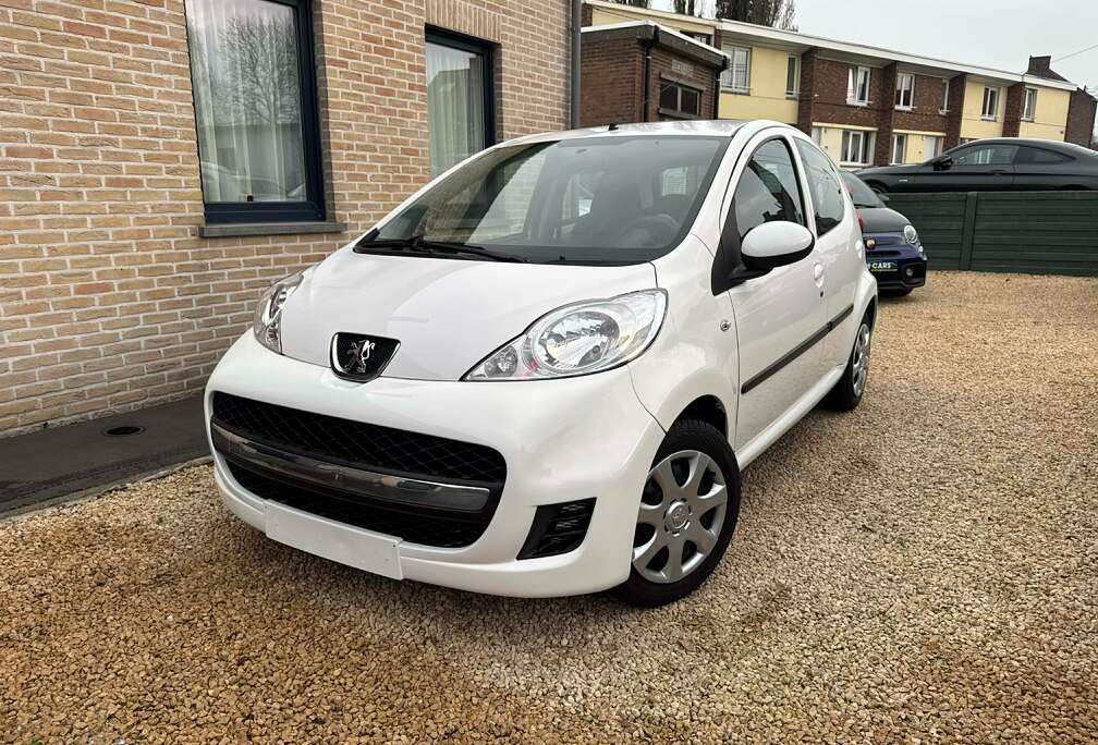 Peugeot 107 1.0i Trendy 2Tronic