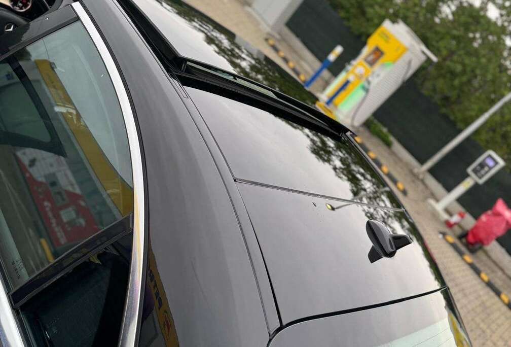 Mercedes-Benz vând urgent