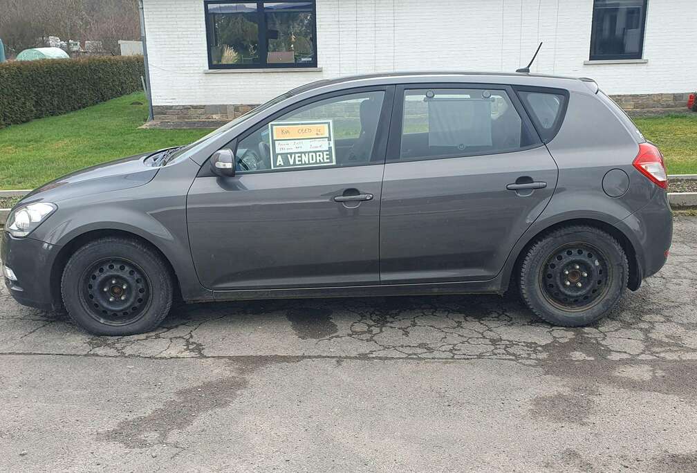 Kia Cee\'d 1.6 CRDi EX ISG EcoDynamics DPF