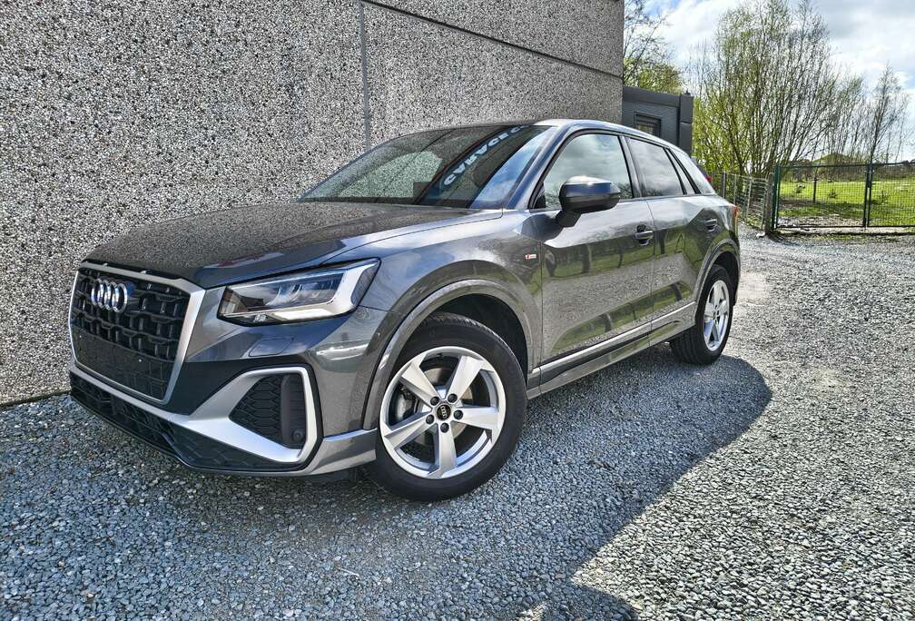 Audi Q2 35 TFSI  S line - LEDER- camera - APP.