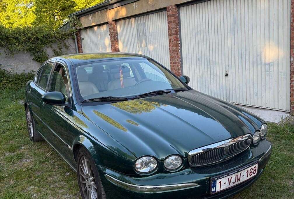 Jaguar  Jaguar X-Type 2.0D  2005  Roule parfaitement
