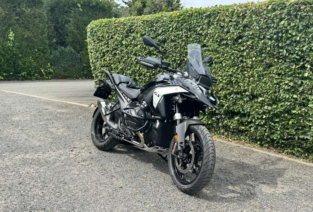 BMW Triple Black - Automaat - DSA - ACC -Headlight Pro