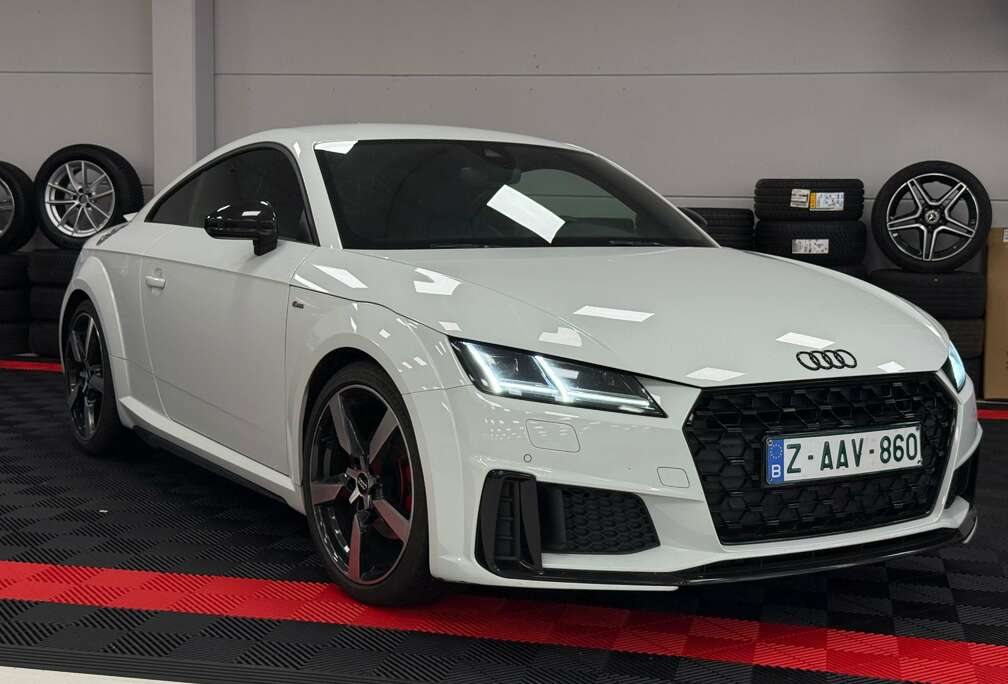 Audi 40 TFSI S-Line Competition Shadow Line S-Tronic