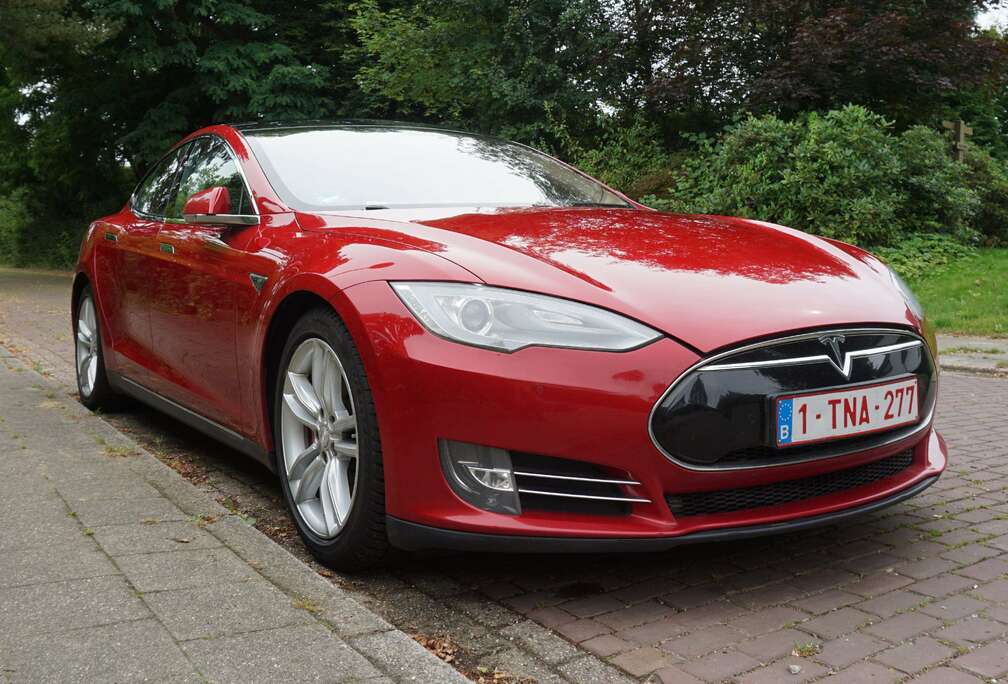 Tesla Model S Performance