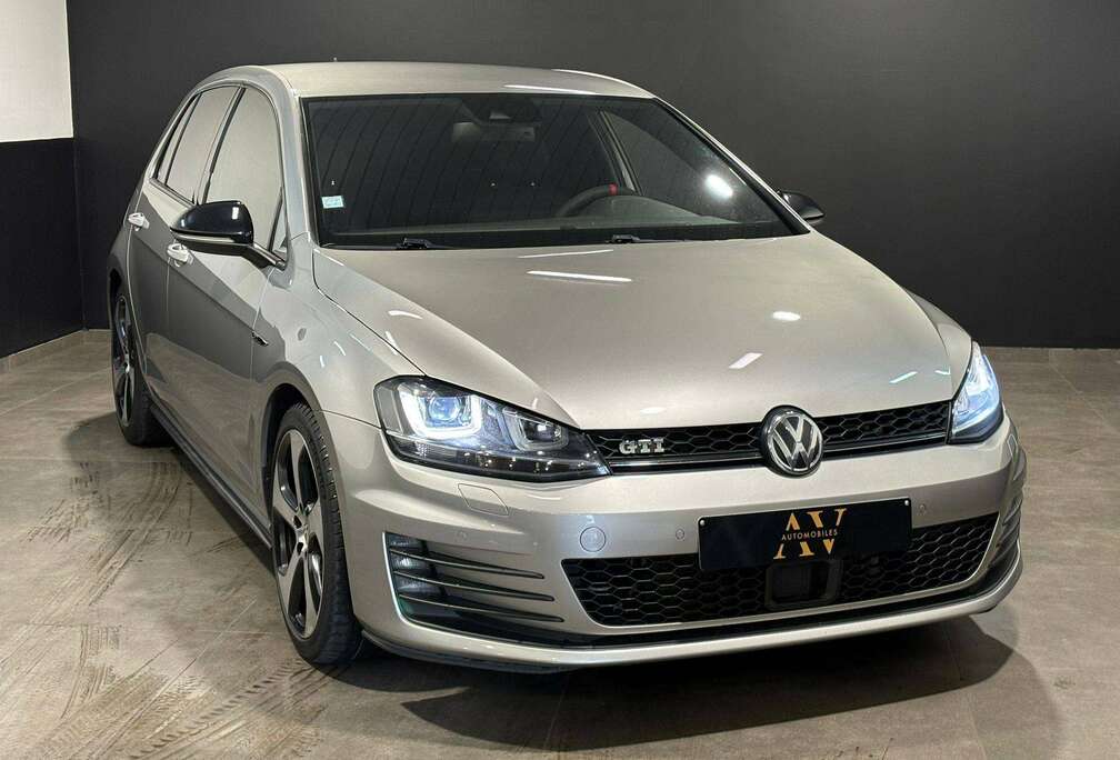 Volkswagen ** 2.0 TSI ** DSG ** GPS** A/C  ** Garantie 12 mois **