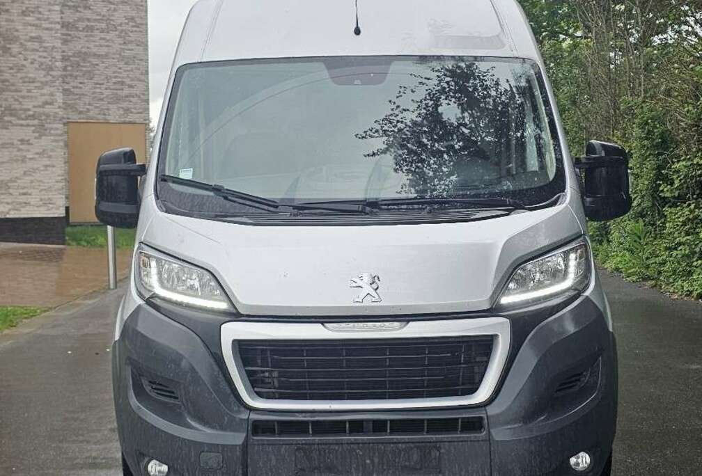 Peugeot 2.0 BlueHDi L2H2 Premium S/S