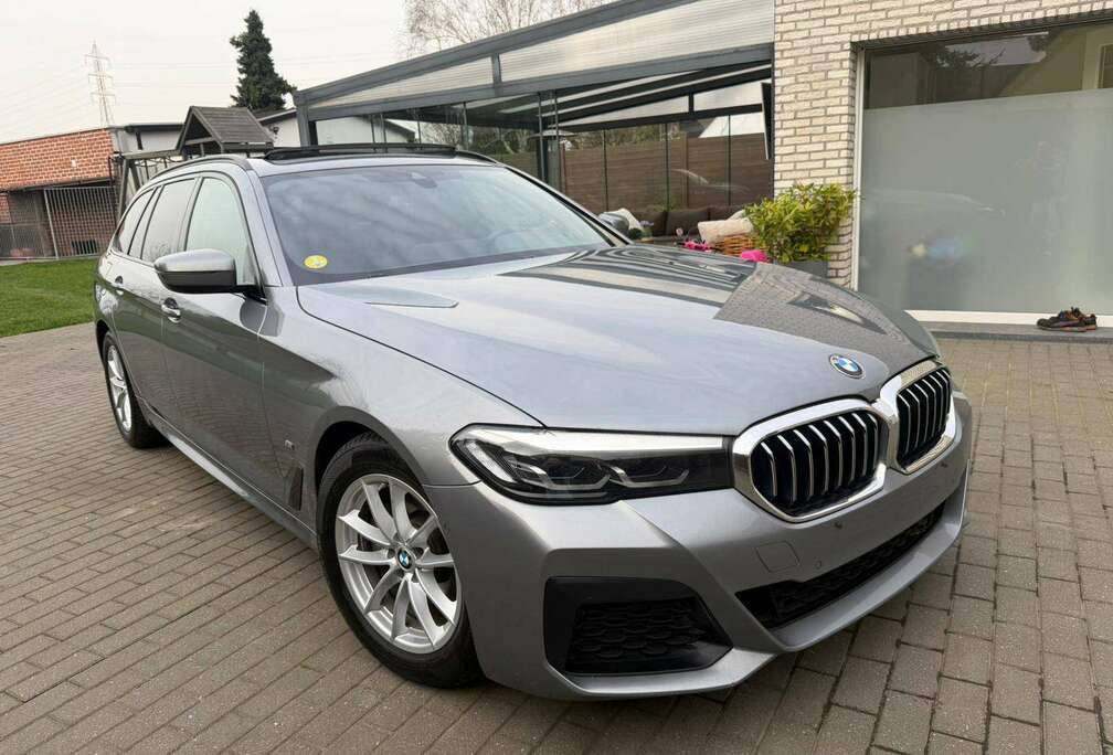 BMW Touring 520 dA (EU6d-TEMP)XENON*NAVI*PANO*KEYLESS*ASS