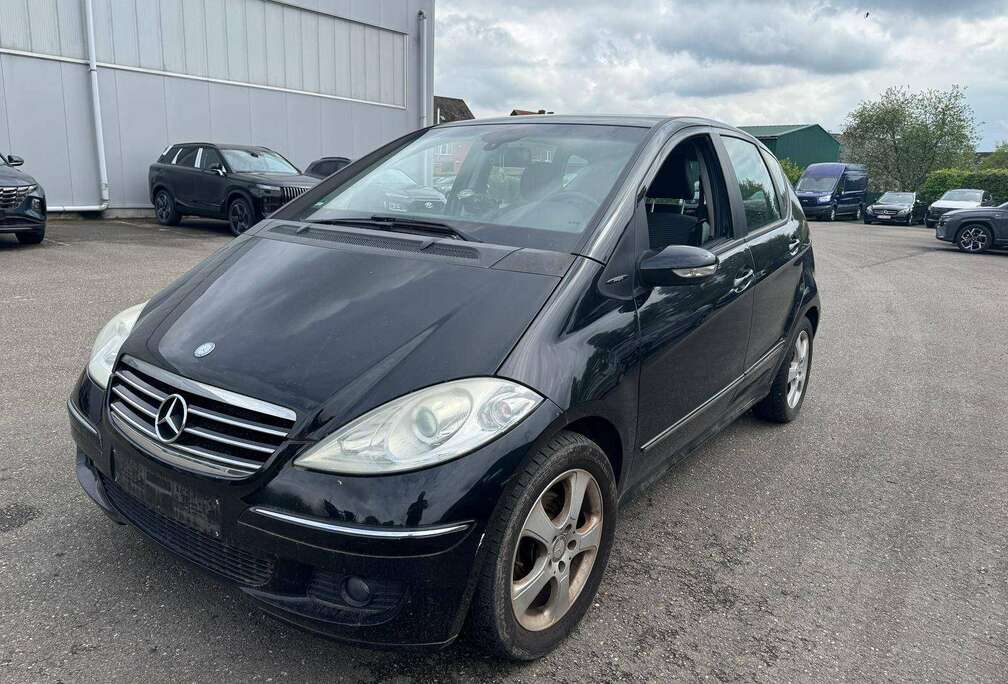 Mercedes-Benz A150 ENGINE MAKES NOISE  ONLY FOR EXPORT OR DEAL