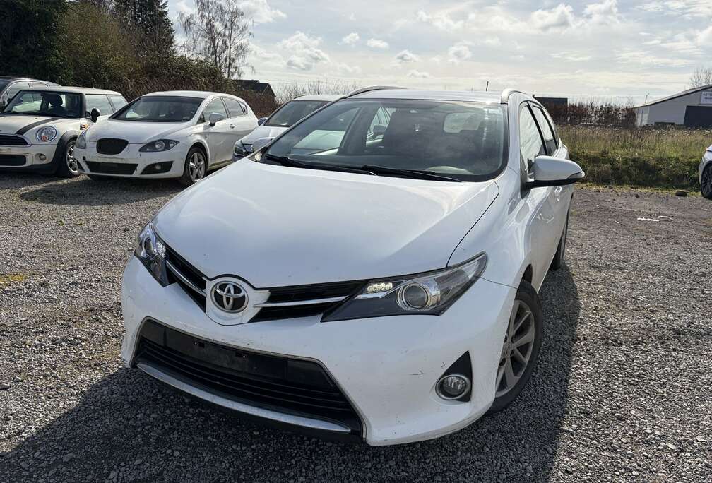 Toyota SW 1.4 D-4D Comfort Alu Embrayage Cassée!!