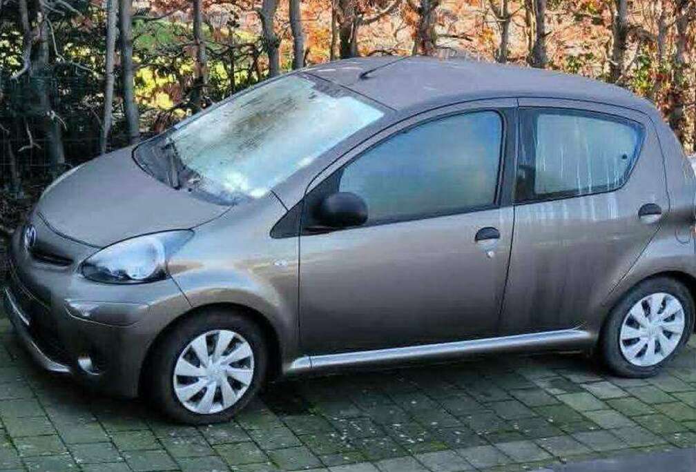 Toyota Aygo 1.0i Color Edition