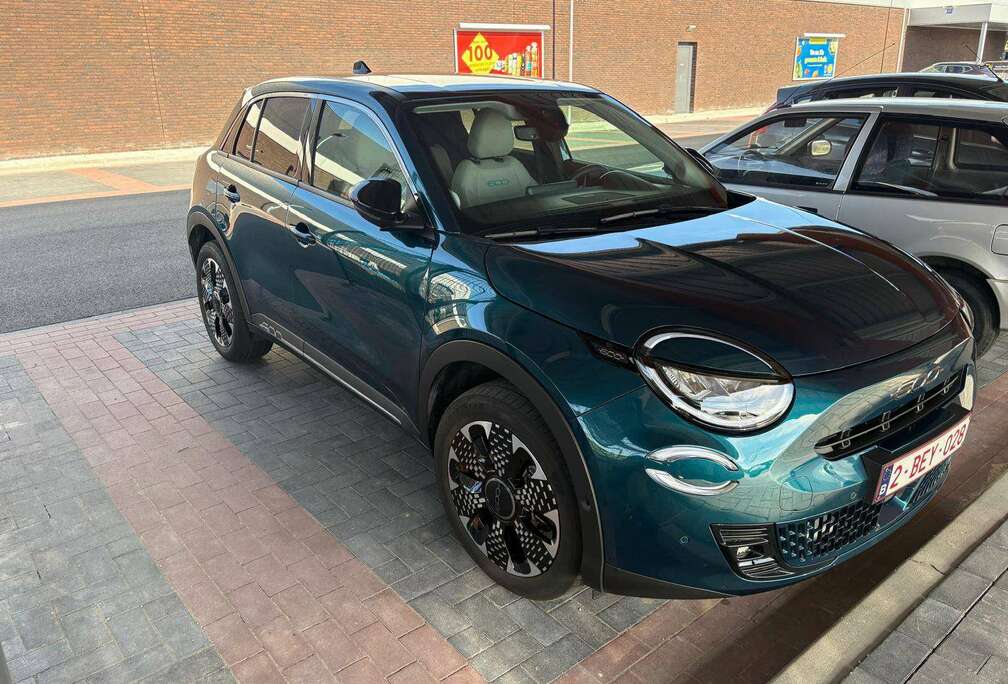 Fiat 600 1.2 Hybrid DCT La Prima full opt.
