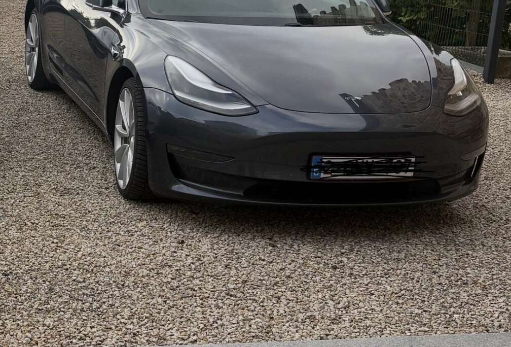 Tesla 75 kWh Performance Dual Motor