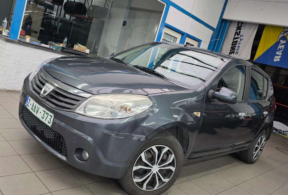 Dacia Sandero 1.4i Laureate