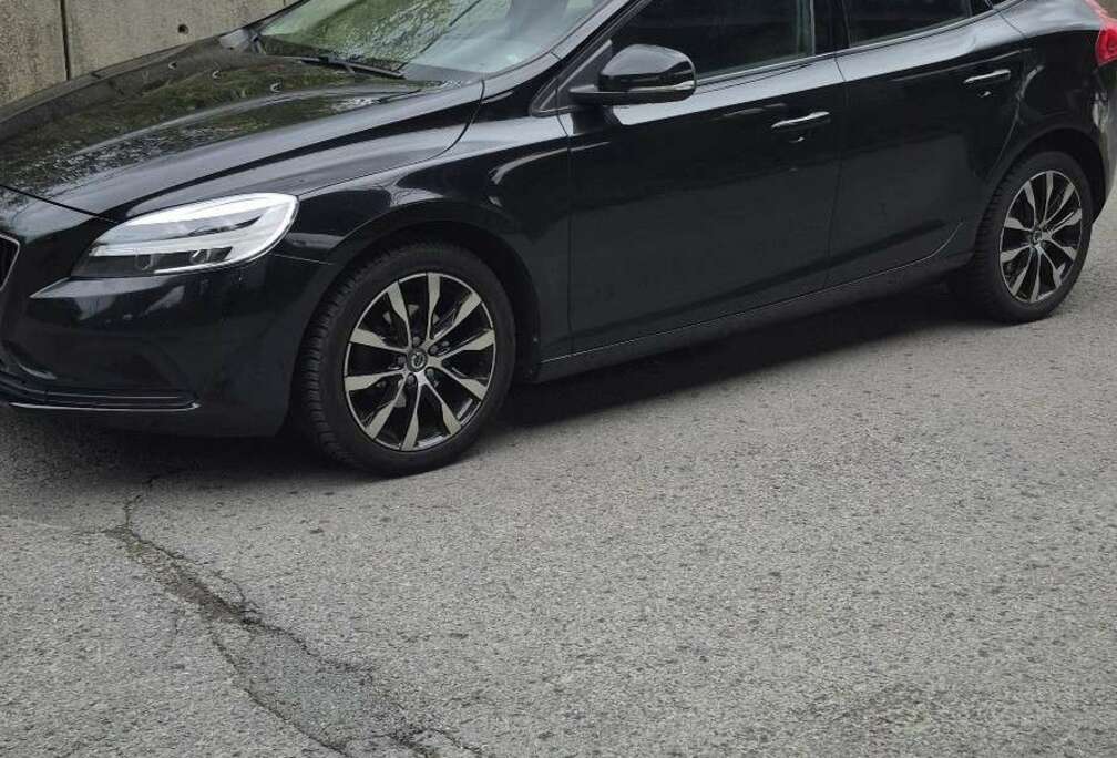 Volvo 2.0 D2 Black Edition AdBlue (EU6d-TEMP)