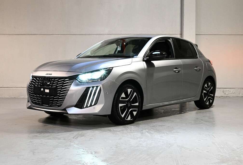 Peugeot 1.2i Hybrid Allure e-DCS / CAMERA /NAV