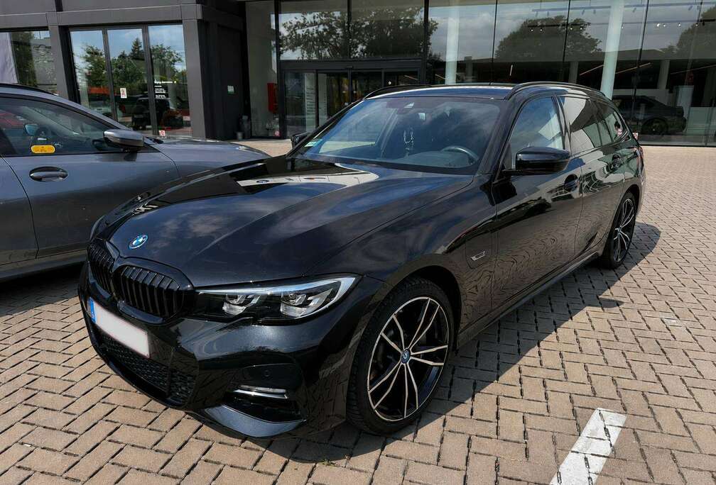 BMW BMW 330e xDrive