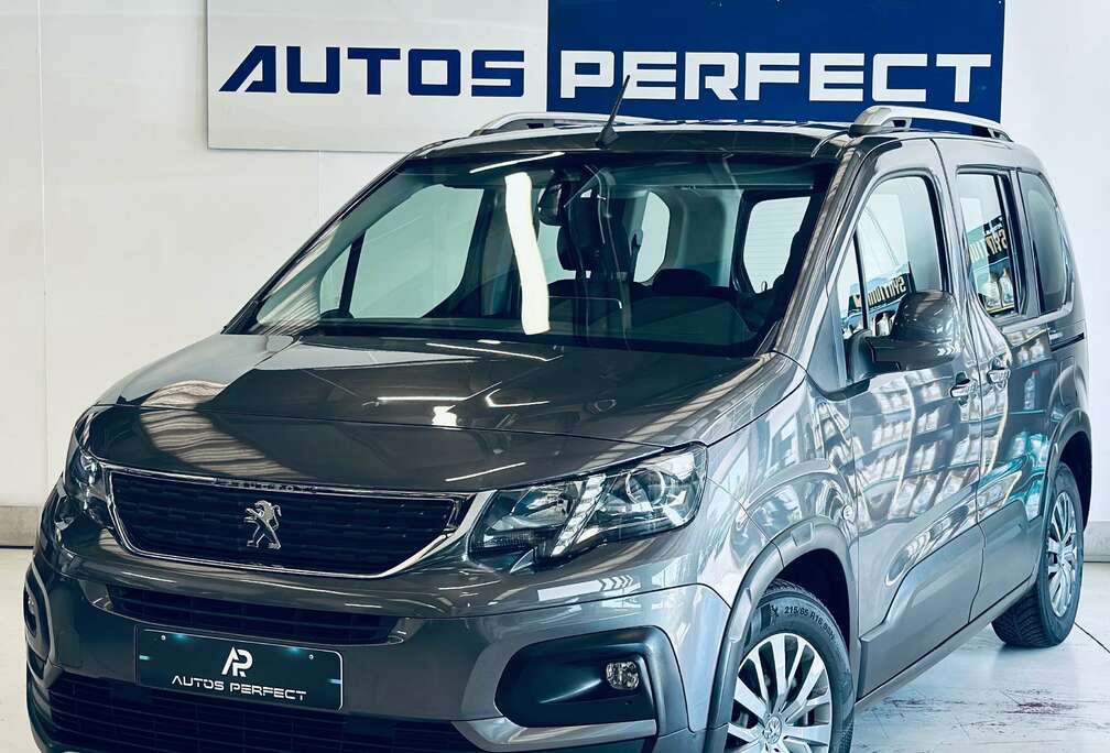 Peugeot 1.2 Performance PDC NAVI BLUETOOTH ISOFIX LIM CRUISE CLIM BIZONE