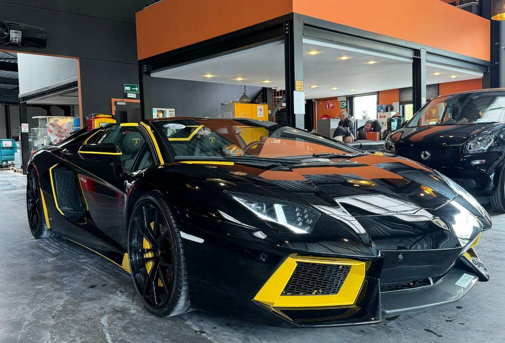 Lamborghini Aventador Roadster 6.5i V12 LP700-4
