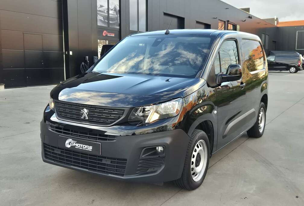Peugeot 1.5 BlueHDi 100 MAN6 3pl /Camera/Carplay/GPS
