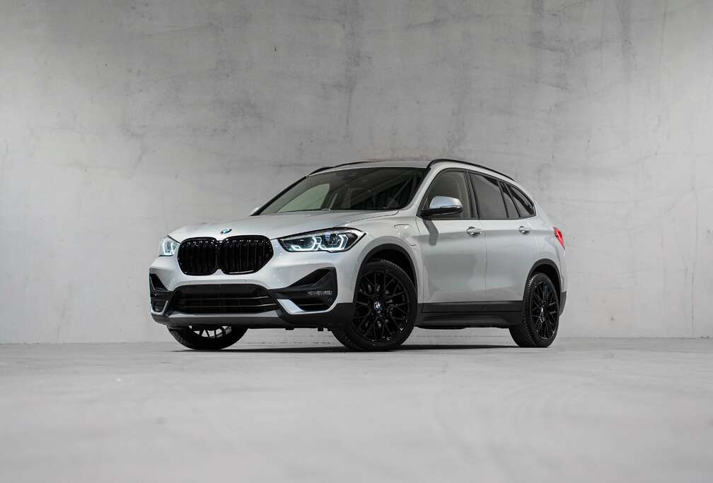 BMW 25e M PACK 19’  X DRIVE  BLACK PACK  LED