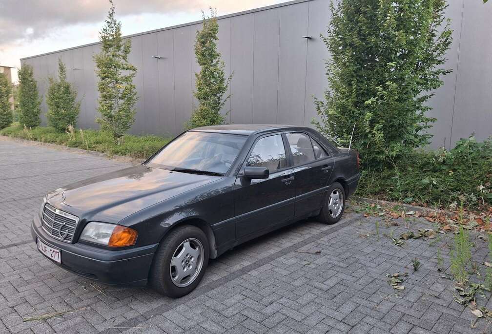 Mercedes-Benz Elegance