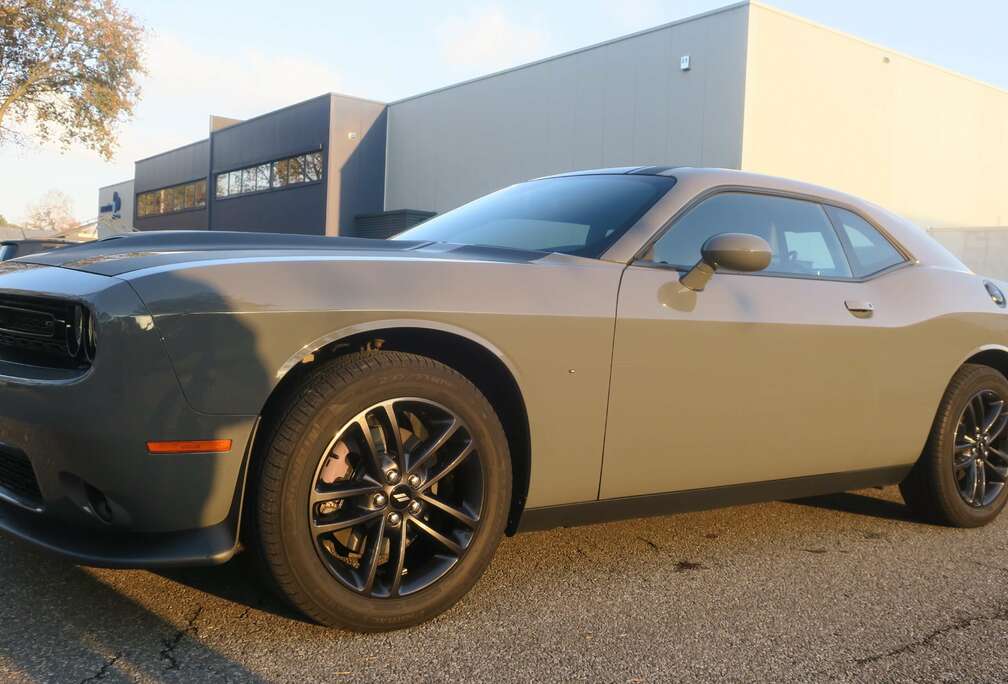Dodge Challenger Automatik SXT Plus