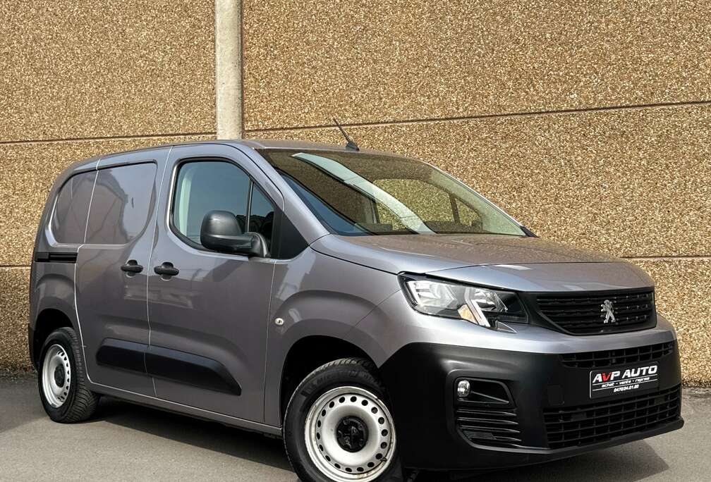 Peugeot 1.6 BlueHDi/Htva 10735,53 €/3places/Gps/Airco