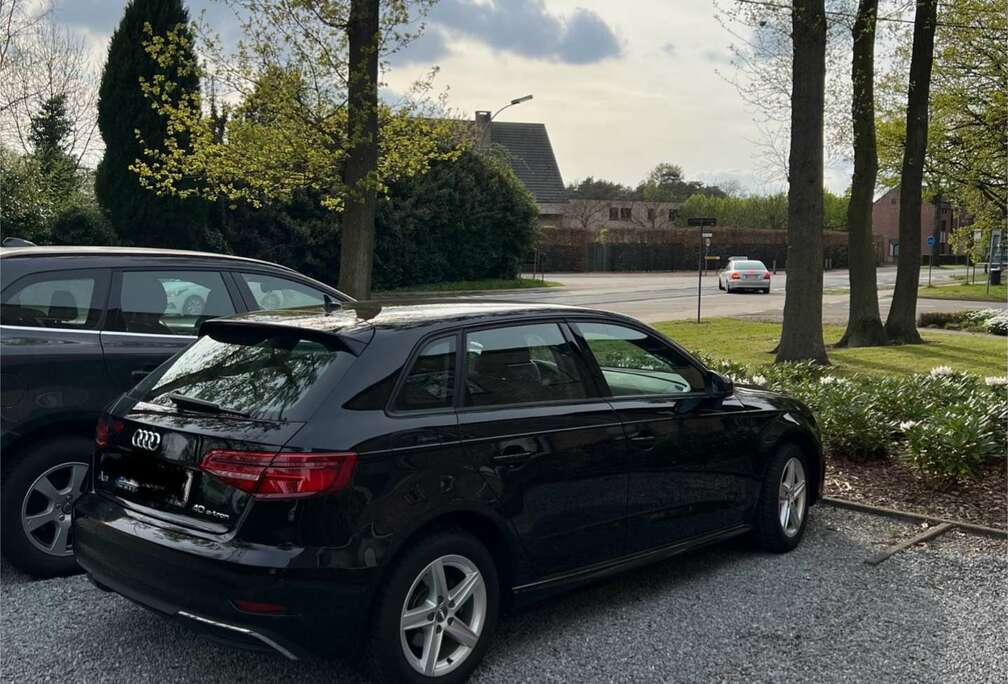 Audi 40 e-tron Sportback S tronic