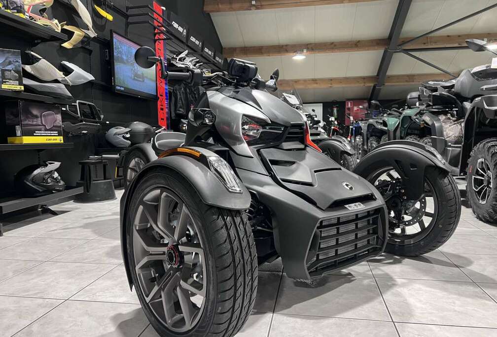 900
