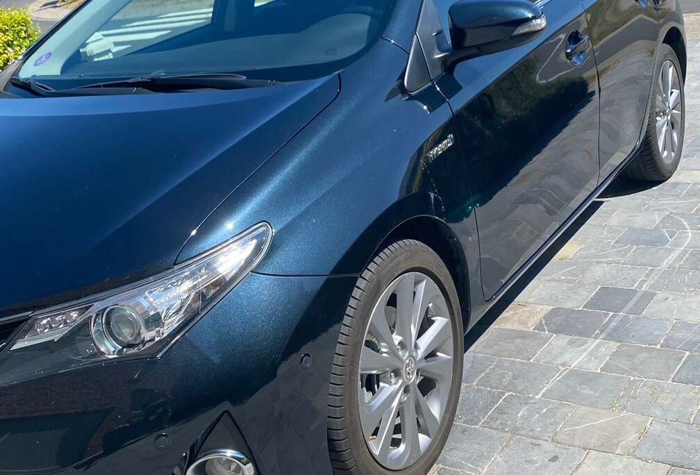 Toyota Auris HEV 1.8i HSD Lounge CVT
