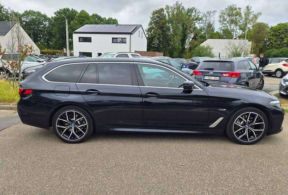 BMW Touring 530E, M Sportpakket, Trekhaak, Carbonschwartz, Leder