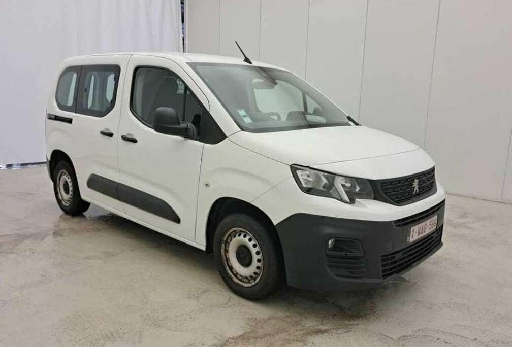 Peugeot 1.6 BlueHDi / € 7430 Netto / Navi / Airco / PDC