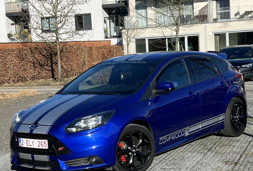 Ford 2.0 EcoBoost ST mit Leder-Sport-Paket