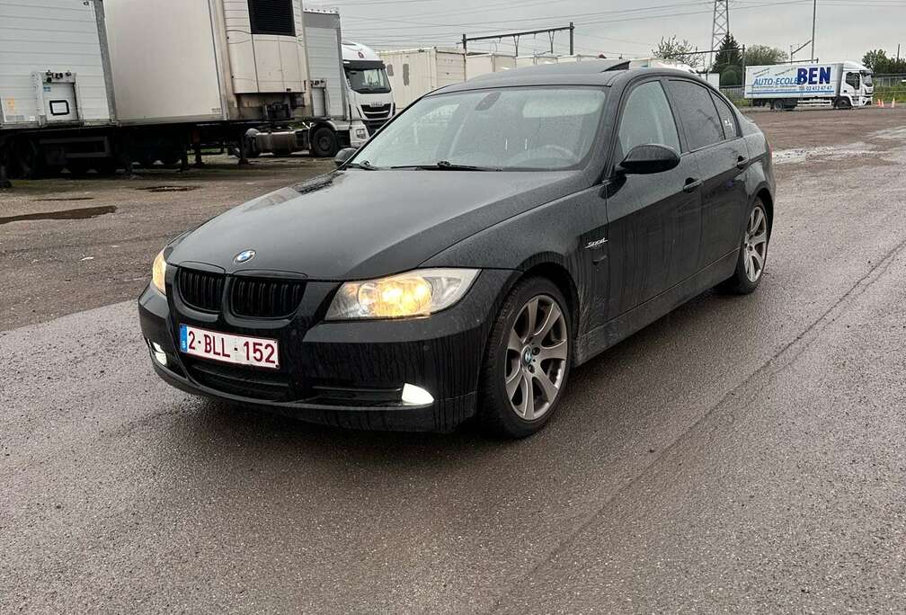 BMW 320i