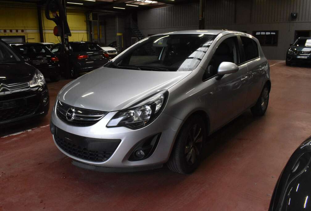 Opel 1.3 CDTI Cosmo ***The timing chain is broken***