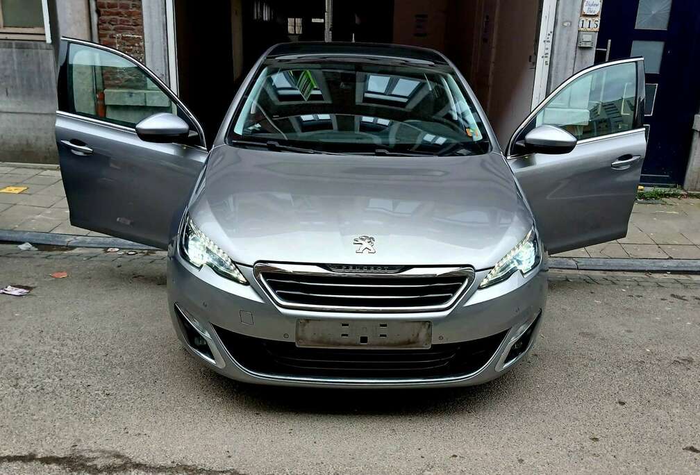 Peugeot 1.2 PureTech Allure STT