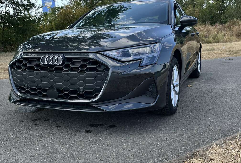 Audi 30 TFSI Limousine S tronic