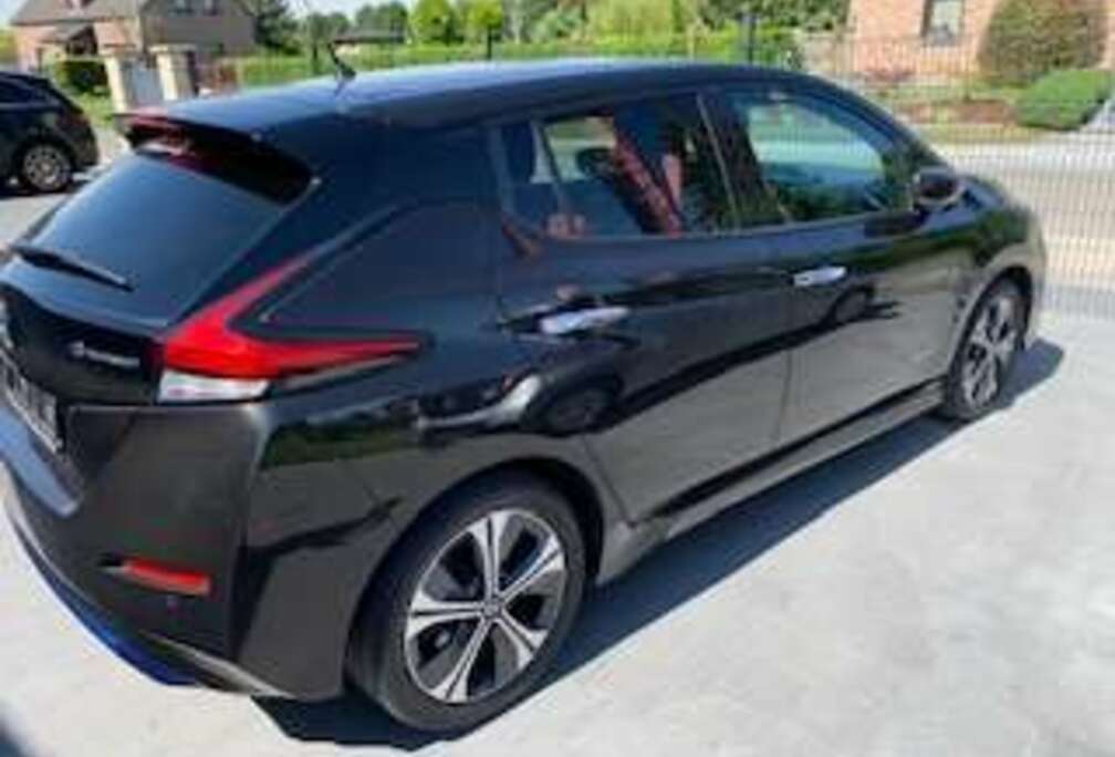 Nissan Leaf 40 kWh N-Connecta (EU6.2)