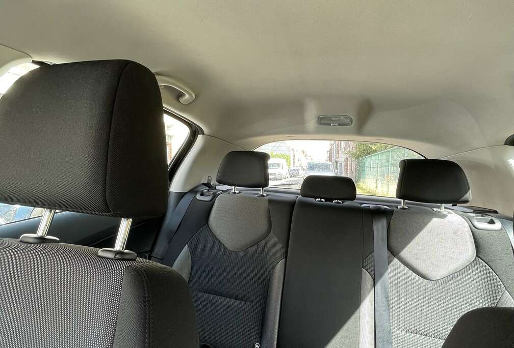 Peugeot 1.6 THP Feline